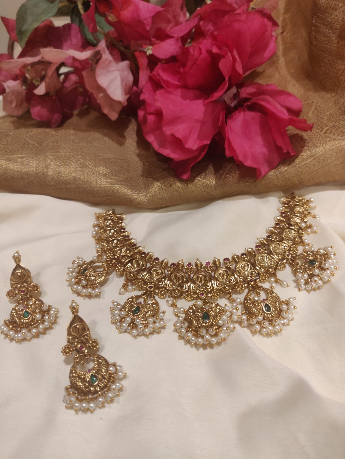 Elegant Gold Plated Pearl Beads Styled Bridal Neck Set