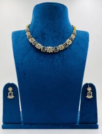 Unique Anti Floral Design Blue Stone Short Necklace