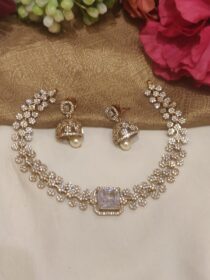 Delicate Floral Design Crystal Stone Short Necklace