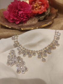 Whimisical Silver Finish Droplet Design Crystal Stone Short Necklace