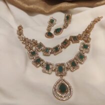 Brilliant Square Green Stone Layer Short Necklace