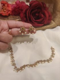 Brilliant Floral Design Pearl Beads Short Necklace