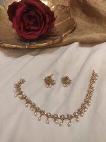 Brilliant Floral Design Crystal Pearl Beads Short Necklace