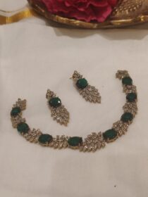 Sparkling Leaf Design Green Stone Short Necklace