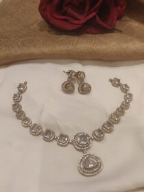 Elegant AD Crystal Stone Pendant Short Necklace
