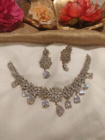 Timeless Floral Leafs Crystal Necklace