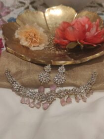 Timeless Floral Leafs Pink Necklace