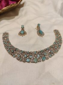 Resplendent Leafs Sky Blue Choker