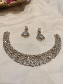Resplendent Leafs Crystal Choker
