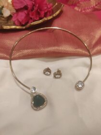 Timeless Crystal Neck Pipe With Green AD