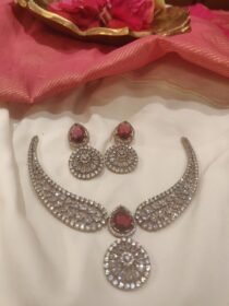 Inimitable Crystal Leaf Red Ad Neckalce