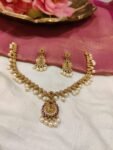 Grand Floral Ad Neckalce With White Pearls