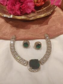 Refined Crystal Round AD Necklace With Green AD Stone