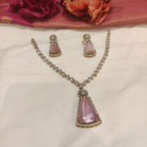 Mesmerizing Crystal Neckalce With Pink Ad Stone