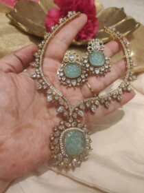 Delicate Ad Crystal Leafs Necklace With Mint Ad Stone