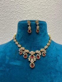 Majestic Dazzling Sparkling Exquisite floral ad diamonds with blood droplet necklace