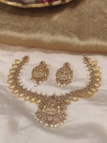 Laxmi leaf golden necklace