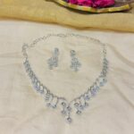 Leaf stone sliver chain necklace