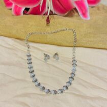 Tulip silver stone chain necklace