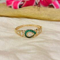 Kundan emerald golden bracelet