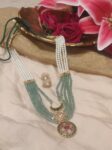 Half moon blue moti haar