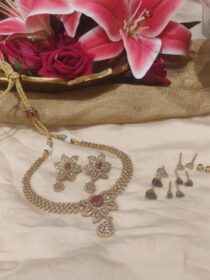 Floral stone changeable golden necklace