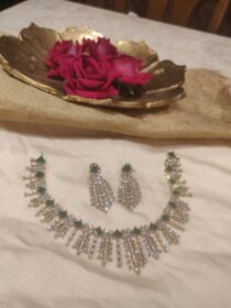 Emerald leaf crystal choker