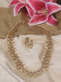 Emerald moti golden bridal haar