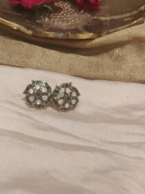 Floral emerald Kundan earring