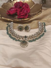 Emerald kundan royal choker