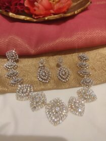 Sparkle crystal golden choker