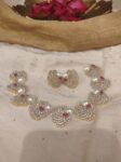 Round pearls red blood choker