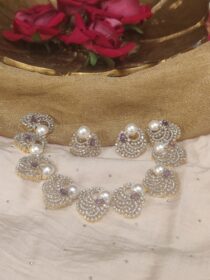 Round pearls purple choker