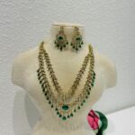 Princess emerald golden necklace