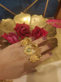 Sparkling Golden Floral Green Kundan Stone Dual Finger Rings
