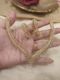 Dazzling Leafy AD Necklace