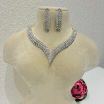 Exquisite CZ Leafy Necklace