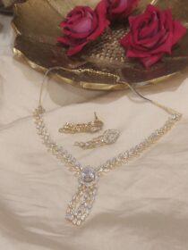 Exquisite CZ Droplet Leafs Necklace With Crystal AD Stone