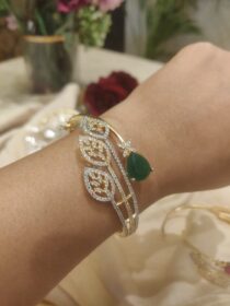 Radiant 3 Laefs Green Stone Kada