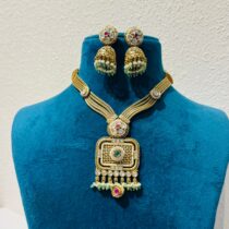 Dazzling Bridal Necklace with Lightgreen Beads