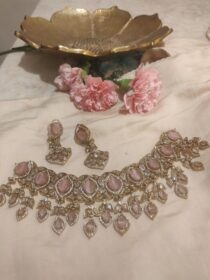 Exquisite Dropet Leafy Pink Stone Choker