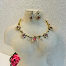 Glamorous Floral Pipe Red Ad Necklace