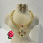 Radiant Chain Necklace With Floral Pendant Golden Beads