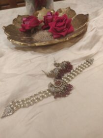 Dazzling Peacock Pearl Choker  With Red Beads