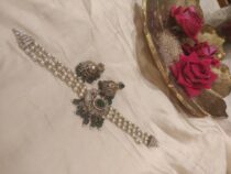 Radiant Peacock Pearl Choker