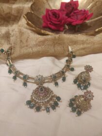 Graceful Floral Necklace With Green Beads