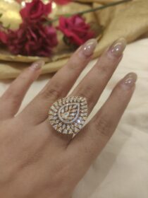 Elegant Trangular Leafy Ring