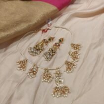 Exquisite White Peal Necklace With Crystal Kundan Stone