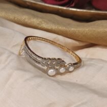 Exquisite White Moti Kada