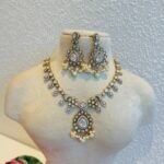 Trendsetting Antique Floral Crystal Stone Necklace